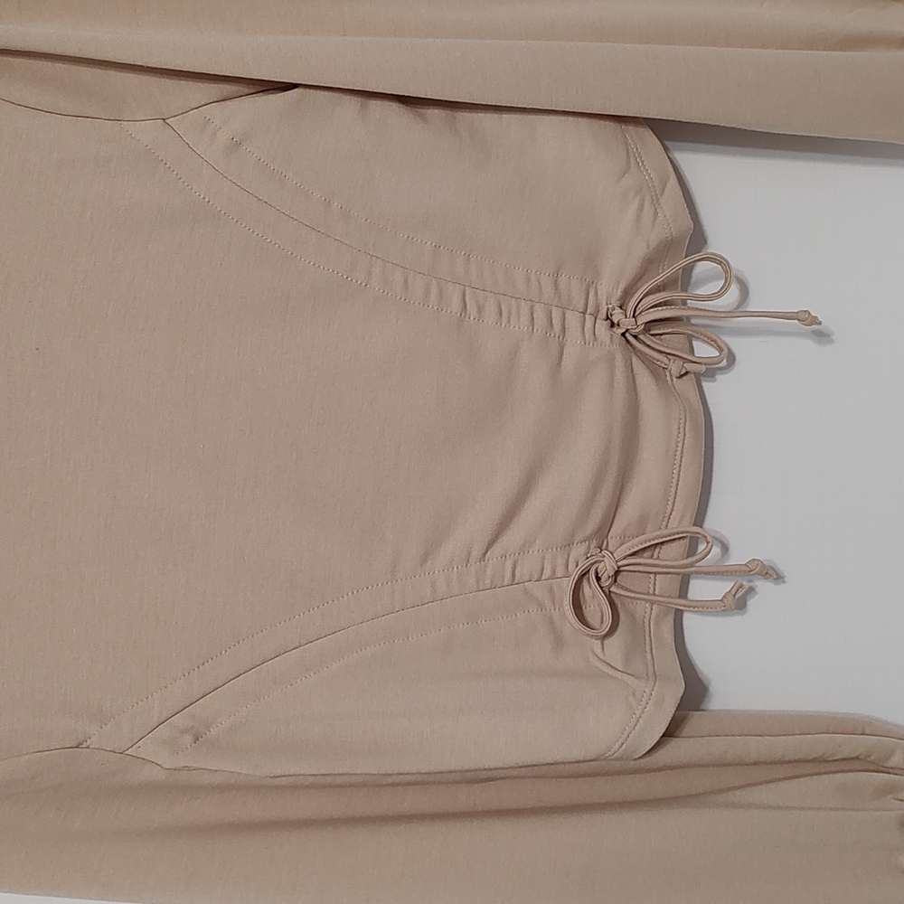 Cream/ Tan Long Sleeve Cropped Top sz M - Picture 2 of 5